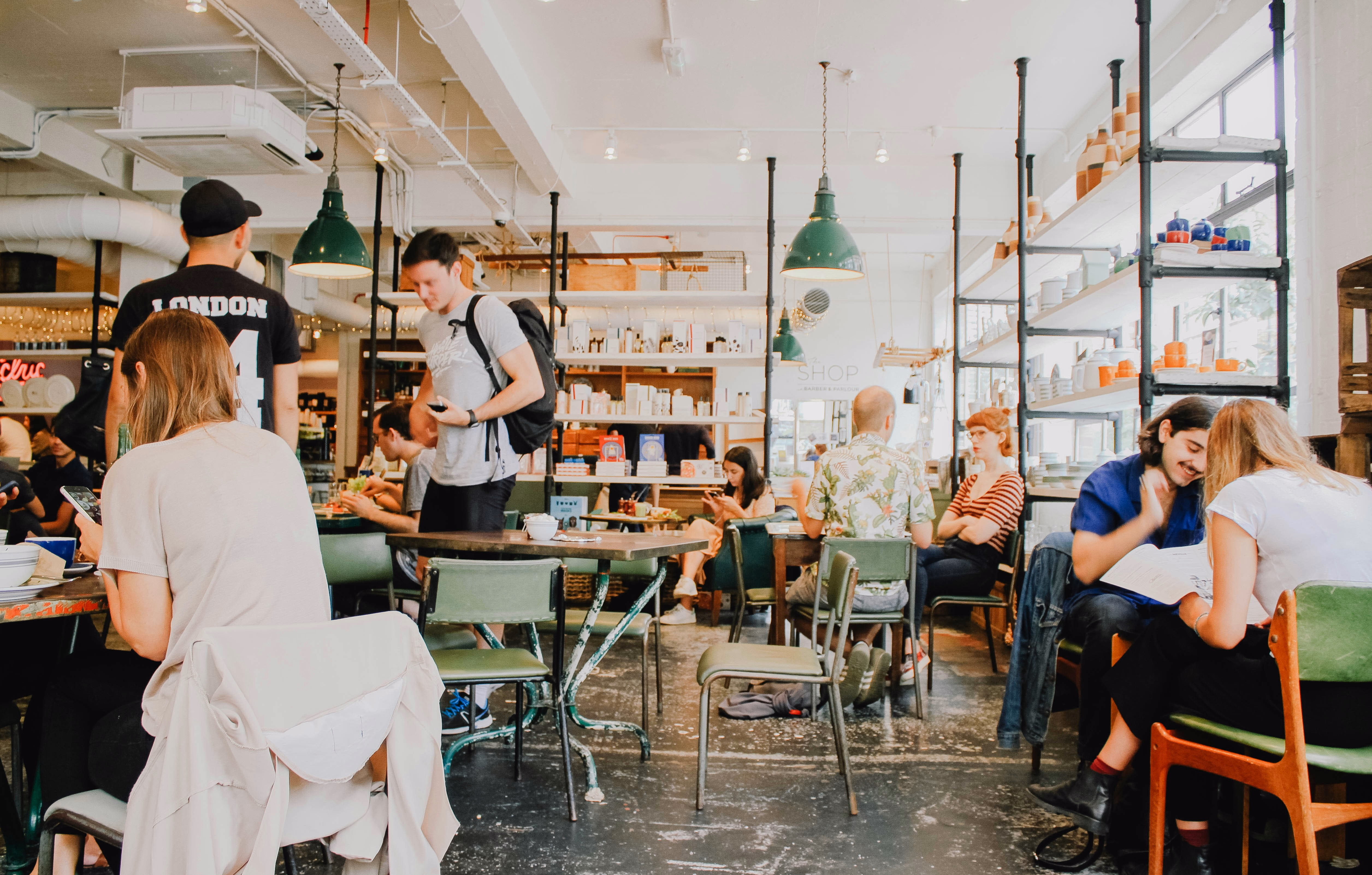 A finance professional applying investment-style analysis to a Hong Kong food and beverage venture.